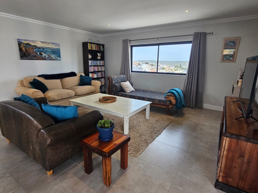 5 Bedroom Property for Sale in Myburgh Park Western Cape